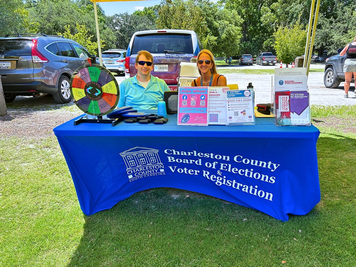 CharlestonVotes's tweet photo. Our team is ready to assist voters at the @washleyfarms!
Come visit us from 3 p.m. until 7 p.m. at Ackerman Park!
#CHSVotes #CHSNews #CharlestonSC #Elections #VoteReady #Voting #FarmersMarket #WestAshley #WestAshleySC https://t.co/JzUppVY8Gm