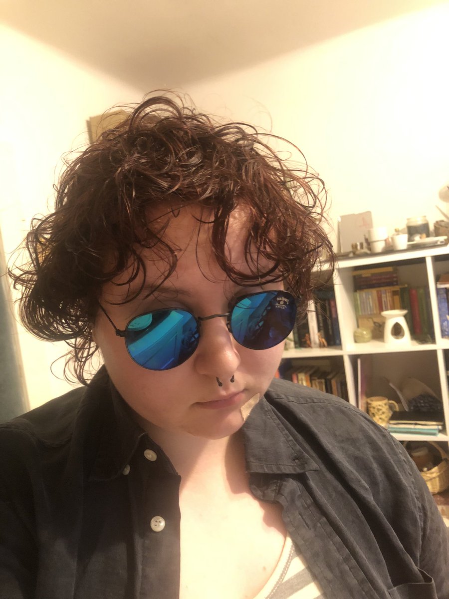 jskdjsk33's tweet photo. i just dyed my hair today, so i might as well share it for #GOSelfieday https://t.co/hpmvcHTI8A