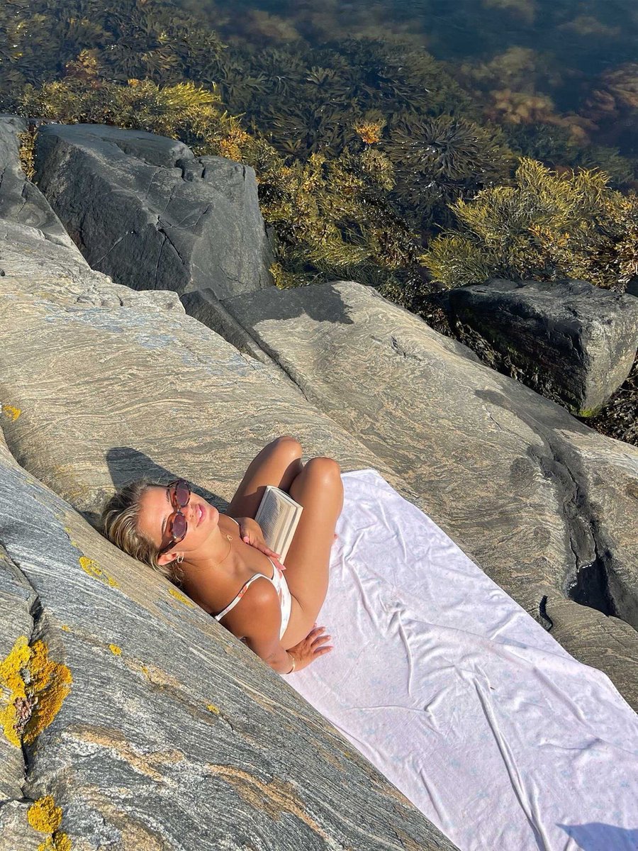 prehlude's tweet image. Life is a beach 🐚