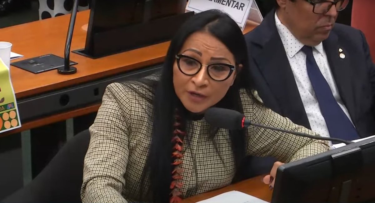 eixopolitico's tweet photo. 🇧🇷 Deputada apresenta projeto que obriga a entrega de exames toxicológicos para a matrícula e permanência nas instituições federais de ensino.

O PL 3488/2023, da dep. Silvia Waiãpi (PL-AP), também prevê que a matrícula não será efetivada caso o resultado do teste seja positivo. https://t.co/7SUB5uTEwt