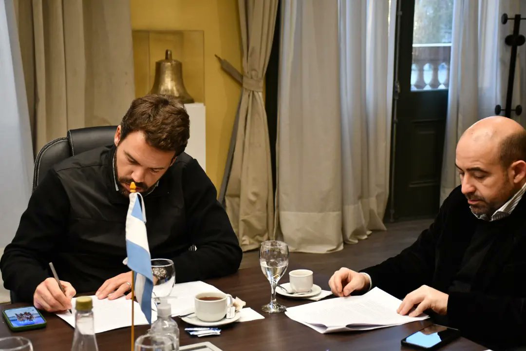emendezok's tweet photo. Junto al Directorio de @FASEarg, evaluamos y analizamos objetivos en base a los proyectos en desarrollo y conversamos sobre nuevas propuestas para este semestre. 

Seguimos trabajando para contribuir al Plan de Modernización del Transporte, por un Sistema Ferroviario de calidad. https://t.co/xIisz8Mora