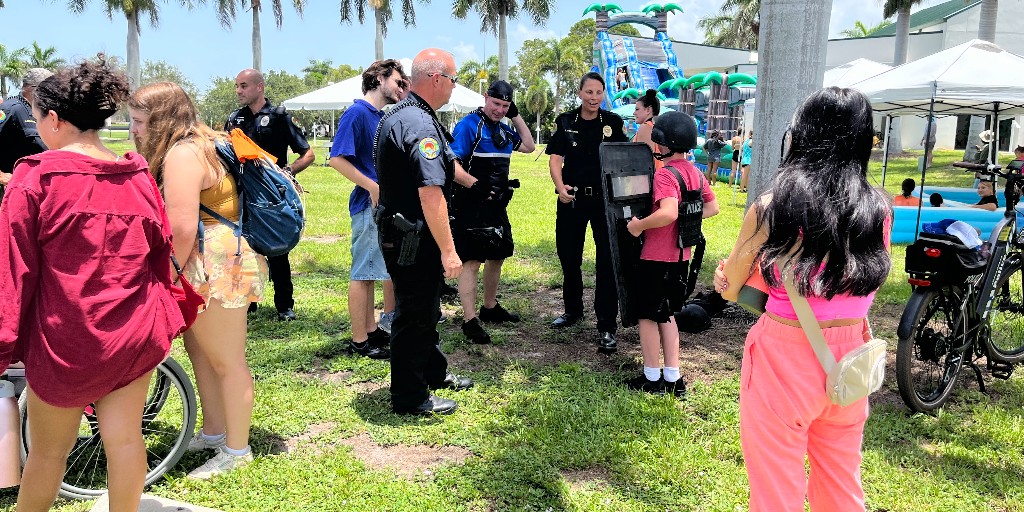 MarcoIslandPD's tweet photo. MIPD stopped by Wesley United Methodist Church for a day of fun with Camp Able! 🥳

https://t.co/USznUSB3L6

#campable #campable2023 #marcoisland #mipd #colliercounty #swfl #florida #bettertogether #police #sro #schoolresourceofficer #codeenforcement #lawenforcement #community https://t.co/LSlgrrKDxh