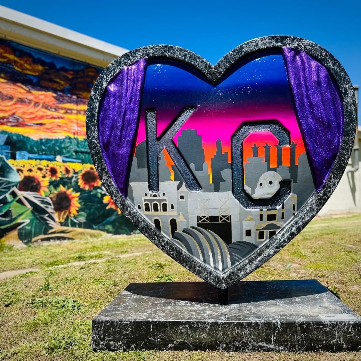 I loved having the heart displayed in De Soto for the @ParadeofH! It brightened up downtown & served as a great selfie/photo spot. Such a highlight in front of our sunflower mural!
I ❤️De Soto. That's why I am eager to serve our growing community! #paradeofhearts #DeSotoKS