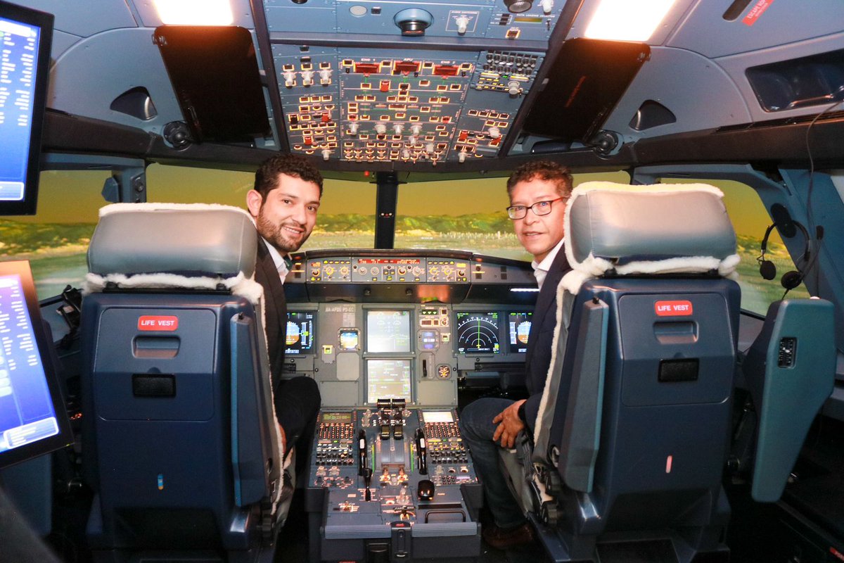 RamiroBarraganA's tweet photo. Llegamos a la feria #FAIRColombia2023 en Rionegro (Antioquia) 🇨🇴🛩️

Boyacá dejó de ser el único departamento sin transporte aéreo y sabemos el enorme reto que tenemos de mantenerlo y llegar a más lugares. 

Por eso estamos en esta feria que pone a volar la industria aeronáutica y espacial con una amplia oferta comercial y los últimos avances en aviación civil y defensa.

¡Venimos a seguir articulando esfuerzos!

#BoyacáDespega