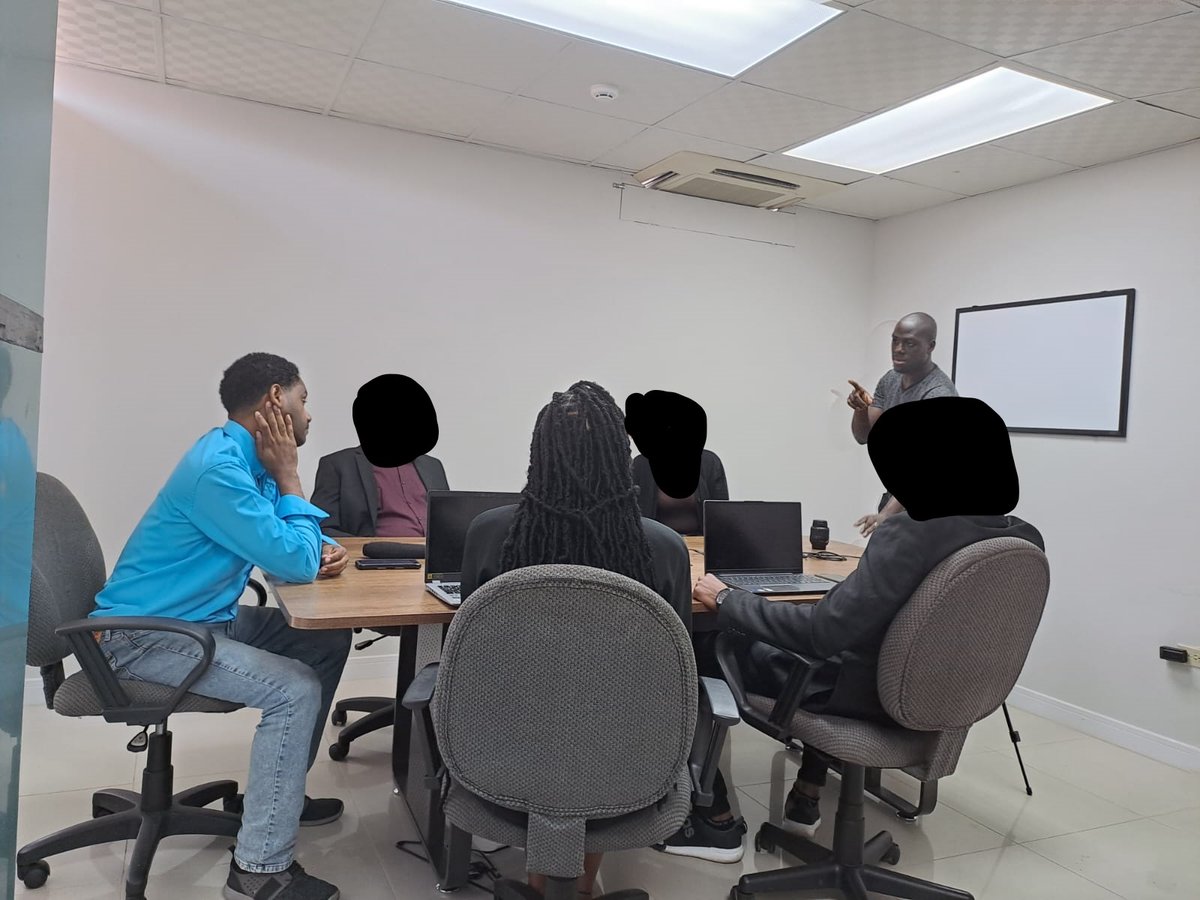 Check out these on-set images from @michellethefall 📷