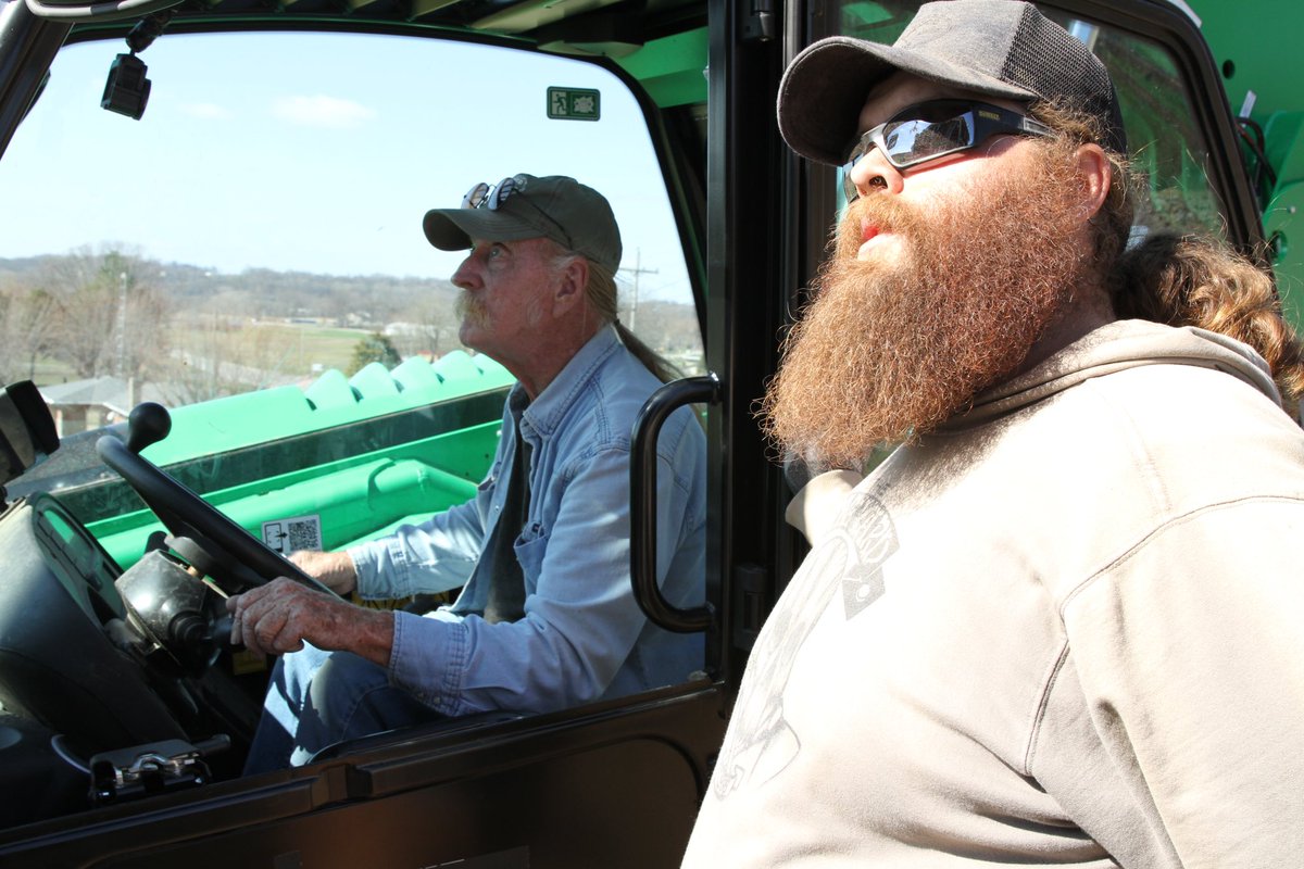 MORE BRAND-NEW BARNWOOD BUILDERS COMIN’ ATCHA TOMORROW NIGHT AT 9p/8c on <a href="/magnolianetwork/">Magnolia Network</a>!🪵🎯 Evan—the newest member of crew—is put to the test when he scouts a cabin in Dubois, IN. Hoping Evan's made the right call, Mark &amp; the guys make the 7️⃣hour trek to salvage the cabin🤞🏼