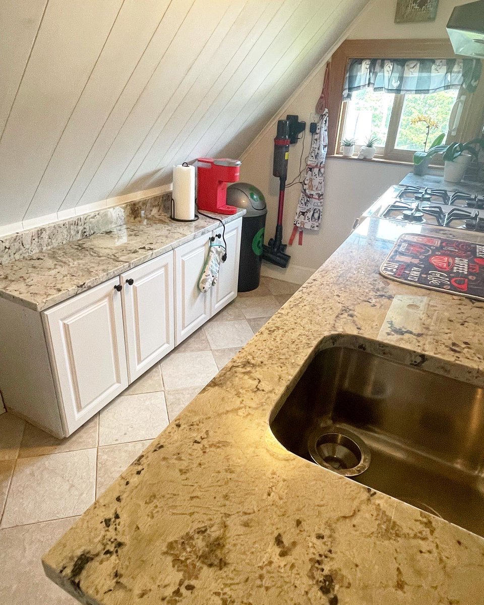 MichaelGiovang1's tweet image. Kitchen: Unit 3 COMPLETE!🥘

Today, we had new, beautiful granite countertops installed, new sink, faucet, garbage disposal, hardware and freshly painted. PUMPED for this to be complete! #ontothenextproject 

#kitchenupdate #granitecountertops #newcountertops #homeownership