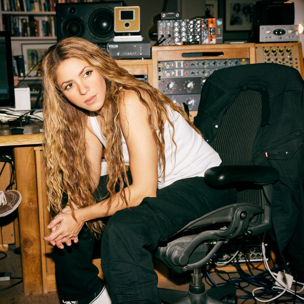 Shakira tweet media