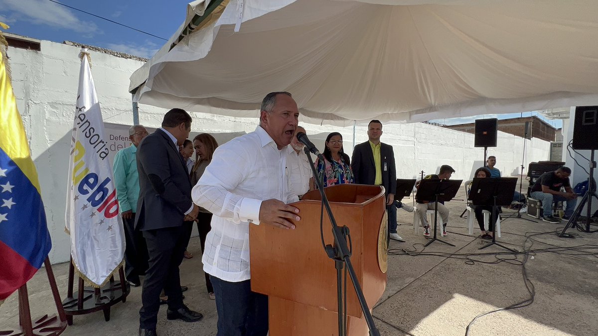 comandosergioh's tweet photo. Un acto cargado de amor y lleno de hermandad, con la inauguración de esta sede la @defensoria_bol en nuestra entidad capital, para seguir fortaleciendo las acciones en protección del pueblo @aruizddp @ZoraiseR #LaPoesíaNosUne https://t.co/4yboY7DKQD