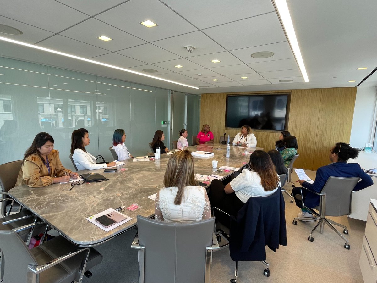 Yesterday, <a href="/ysealipfp/">YSEALI Professional Fellows Program</a> alumni study tour participants broke out into small groups to discuss health policy with alum Oliver Kim, advocacy for people with disabilities with <a href="/autistichoya/">Ly Xīnzhèn M. Zhǎngsūn Brown</a>, human rights with T Kumar of <a href="/amnestyusa/">Amnesty International USA</a>, &amp; women running for office with <a href="/WanikaFisher/">Wanika Fisher</a>.