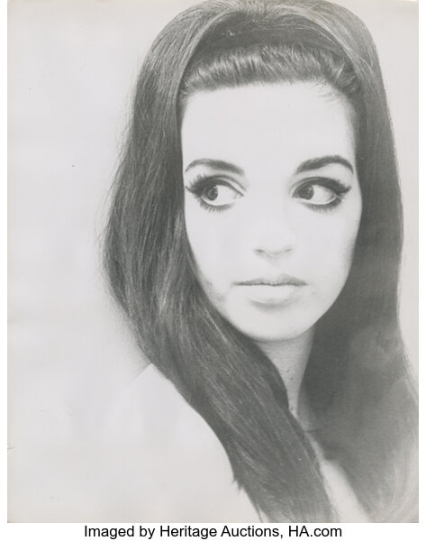 iShowTunes's tweet photo. #LizaMinnelli, #London in the #60s,  by #JacquesBonnet https://t.co/HNbT2mwcY7