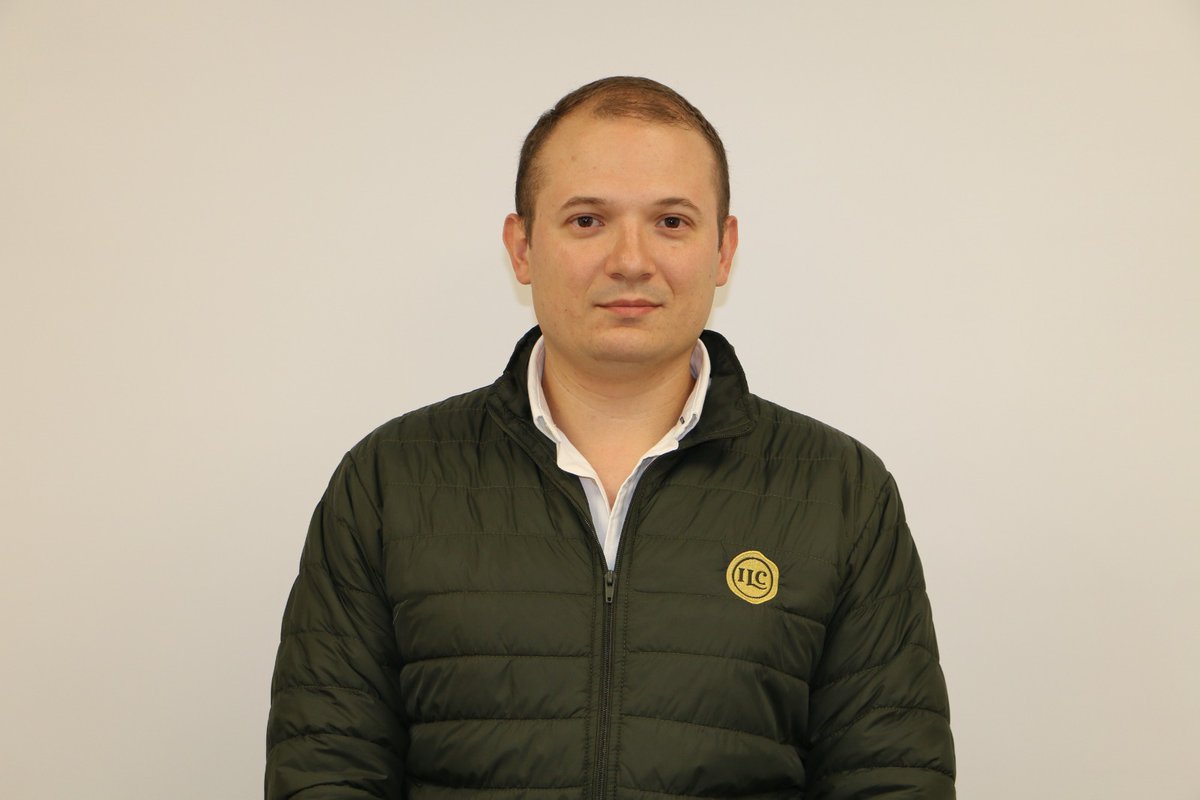 RevistaSemana's tweet photo. #VICumbredeSostenibilidad | Tenemos que ser rentables y sostenibles a través de dos componentes: el ambiental y la innovación responsable , menciona  Edwin Arias Giraldo, director de Asuntos Corporativos de la Industria Licorera de Caldas.
#EnVivo https://t.co/10B8w8TOIN https://t.co/syFEZC5tiY