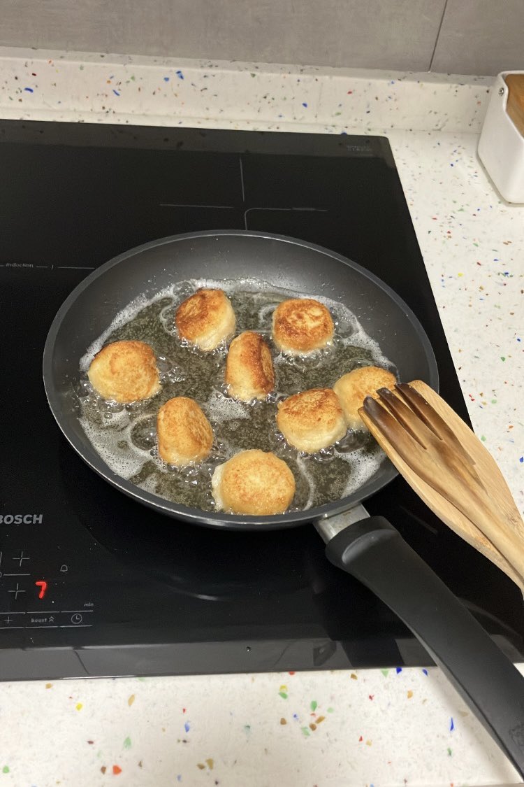 euklega's tweet photo. amamaren kroketak🥹🥹🥹 https://t.co/JRwzsg8lyI