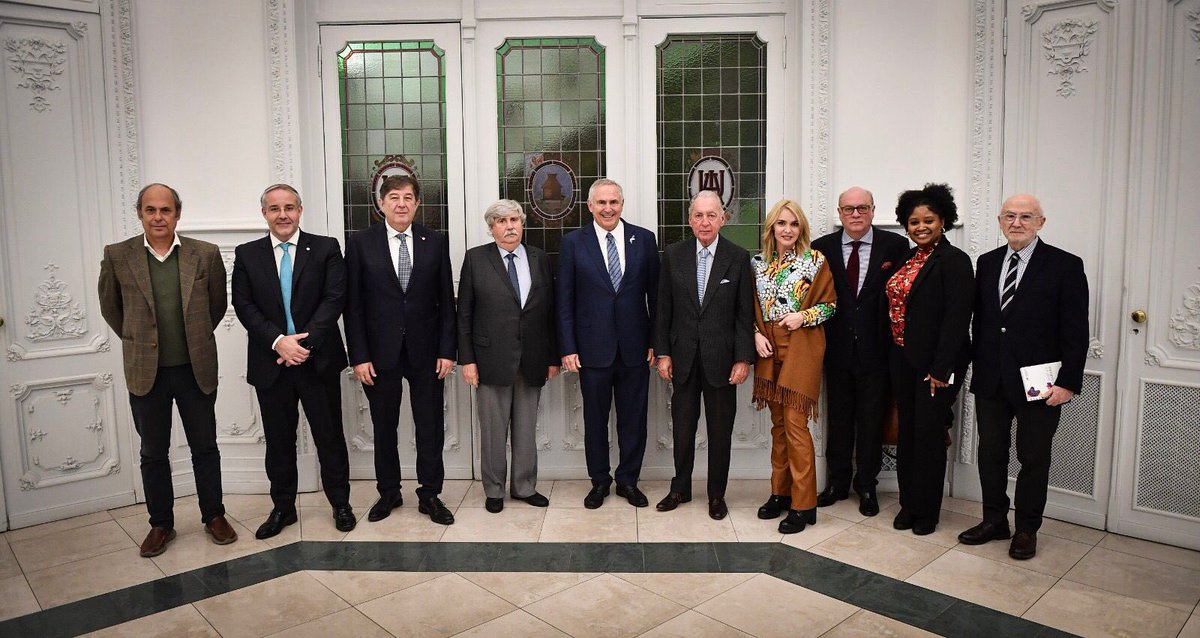 Paula Bibini (@paulabibini) on Twitter photo Hoy en <a href="/UIAok/">UIA</a>, recibimos al embajador de los Estados Unidos en Argentina, Marc Stanley(<a href="/USAmbassadorARG/">Embajador de EEUU en Argentina</a> )
Conversamos sobre las inversiones, la cooperación estratégica en agroindustria, la transición energética con minería el fin de seguir potenciando todos sectores industriales Hoy en <a href="/UIAok/">UIA</a>, recibimos al embajador de los Estados Unidos en Argentina, Marc Stanley(<a href="/USAmbassadorARG/">Embajador de EEUU en Argentina</a> )
Conversamos sobre las inversiones, la cooperación estratégica en agroindustria, la transición energética con minería el fin de seguir potenciando todos sectores industriales