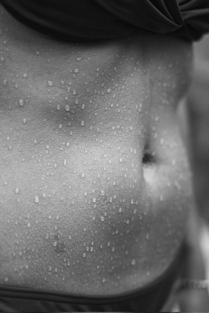 ghezzi77's tweet photo. #sensualità #imperfezione https://t.co/Qw6xsw7wUq