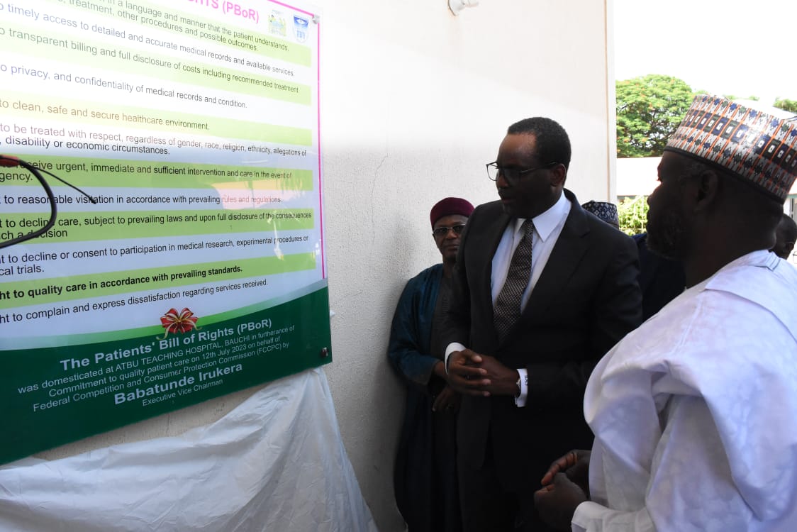 fccpcnigeria's tweet photo. To ensure fair, quality healthcare, Abubakar Tafawa Balewa Univ. Teaching Hosp. Bauchi domesticated FCCPC Patients' Bill of Rights #PBoR today. Babatunde Irukera, EVC, warmly received by CMD Prof Yusuf B. Jibril, SSG Ibrahim M. Kashim, & Emir of Bauchi Dr. Rilwanu Suleiman (CFR) https://t.co/p8aNzeSsOJ