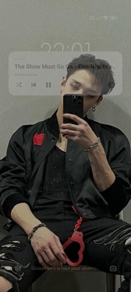 ՏᑭYOOK-_- tweet media