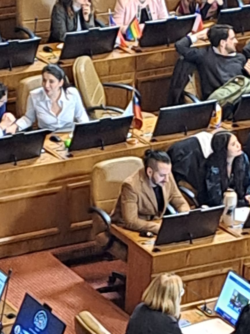 Nos resulta horroroso que la <a href="/velosodiputada/">Consuelo Veloso Ávila</a> cometa tal acto de racismo en su exposición tratando a las personas de "negras", no hay argumentos válidos ni por ideología que justifiquen esto. #RDracista