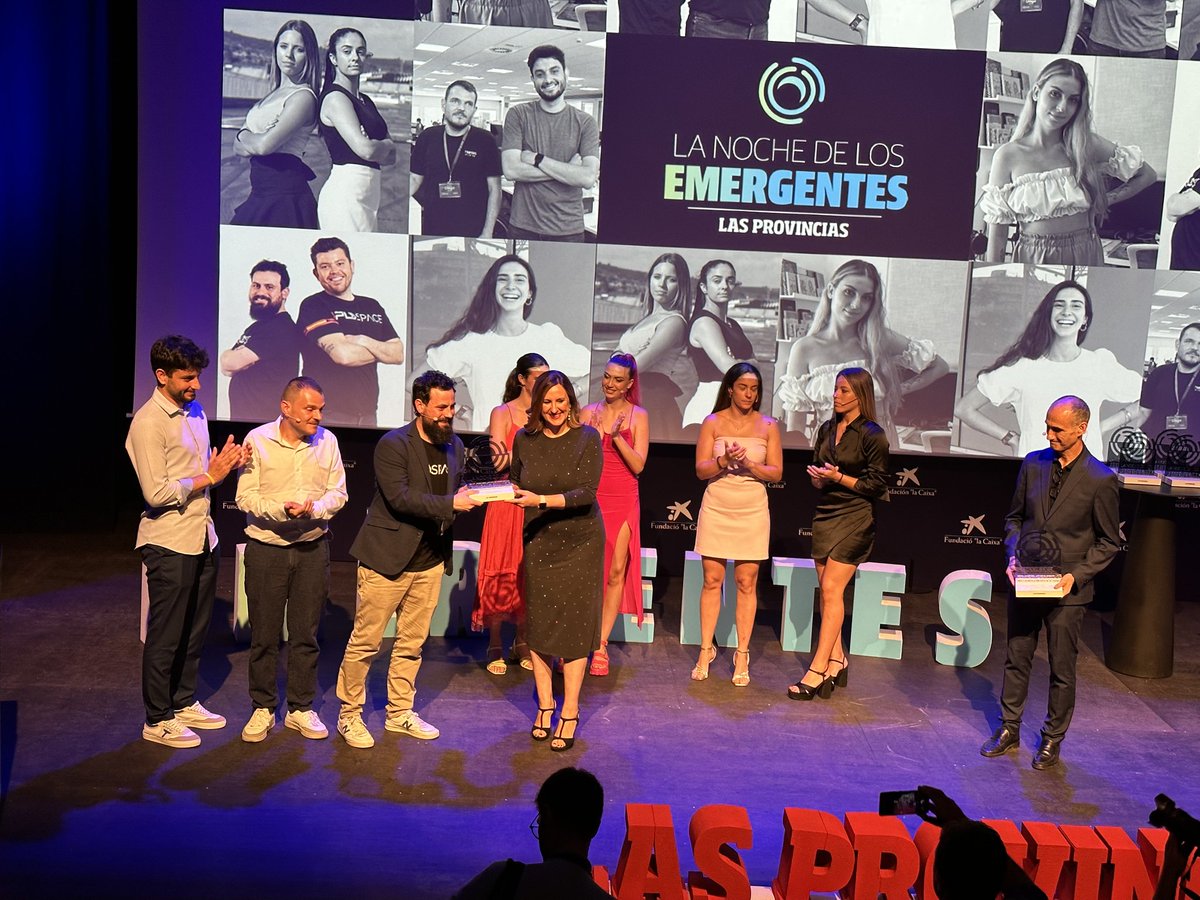 Celebramos la #NocheEmergentes  organizada por <a href="/lasprovincias/">LAS PROVINCIAS</a> en <a href="/CaixaForum/">CaixaForum</a> Valencia. 

El esfuerzo y la valentía de los jóvenes valencianos en la investigación, el arte, el diseño, la gastronomía y el deporte debe reconocerse.

Enhorabuena por vuestro merecido éxito.