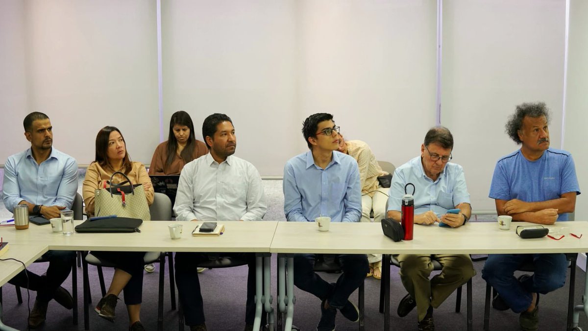 CIEValle's tweet photo. Nuestro director ejecutivo @edherma estuvo presente en la Mesa de #Competitividad, #Ciencia y #Tecnología del Consejo Asesor para el Desarrollo Económico de #Cali - #CADEC.
Trabajando juntos🫱🏽🫲🏾 por el crecimiento 📈 y la innovación en nuestra ciudad. #DesarrolloEconómico https://t.co/42egLlDpeu