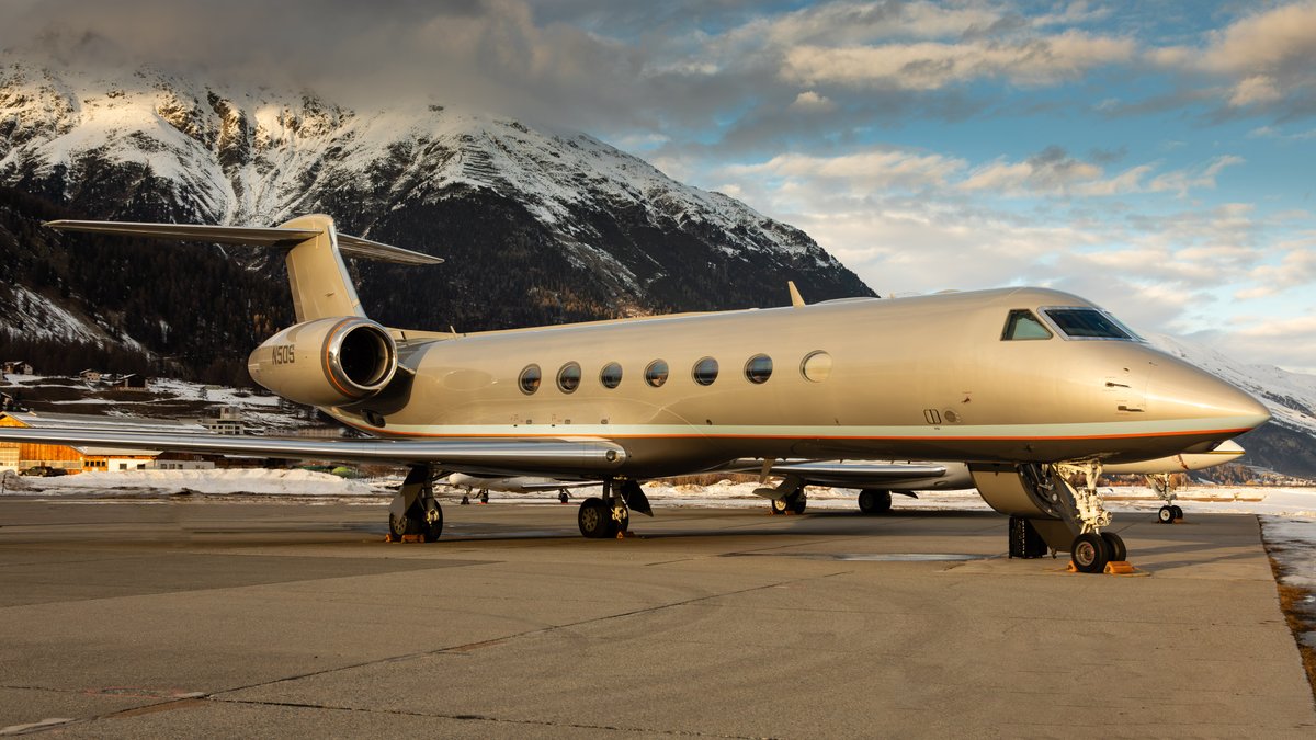 mrmoser1983's tweet photo. Gulfstream G550 (GV-SP) 
N50S🇺🇸
MSN 5216 - 1st Flight: 2008

📷EOS 5D Mark IV + EF 24-105mm f/4L IS USM
📍#Engadin #Samedan #LSZS #SMV🇨🇭

#VIP #VVIP #GulfsDream #BizJet #BusinessJet #BusinessAviation #G550 #GVSP @GulfstreamAero  #AviationPhotography #Switzerland https://t.co/Ece5hrL1GB