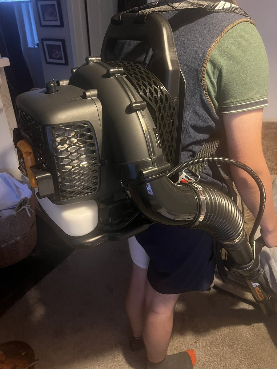 Upgraded son no1 leaf blower for the pens this year, no more excuses of flat batteries 🤣
<a href="/grj243/">Geraint Jones</a>