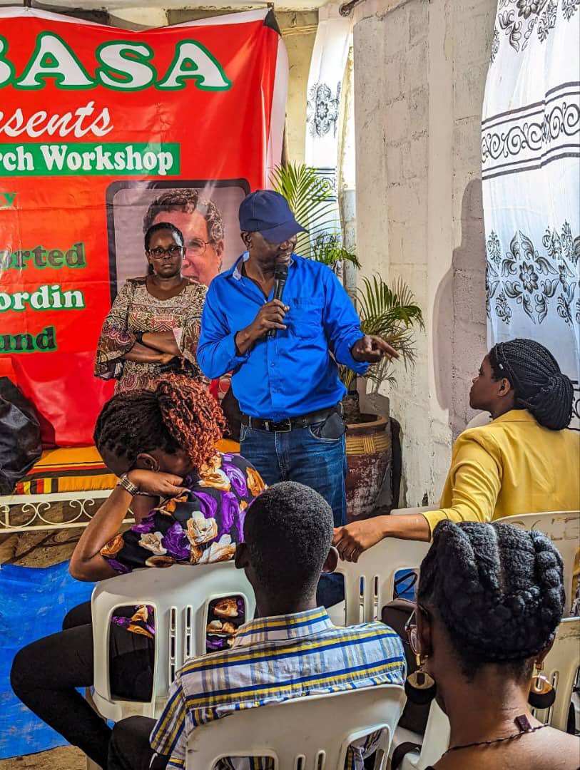 MAbubannks's tweet photo. He added that for better understanding of HIV Research the community needs to understand the language which is used so as to simplify this he is collecting these words and making them simpler for community advocates.
#JABASACureWorkshop https://t.co/vwaigqKrAv