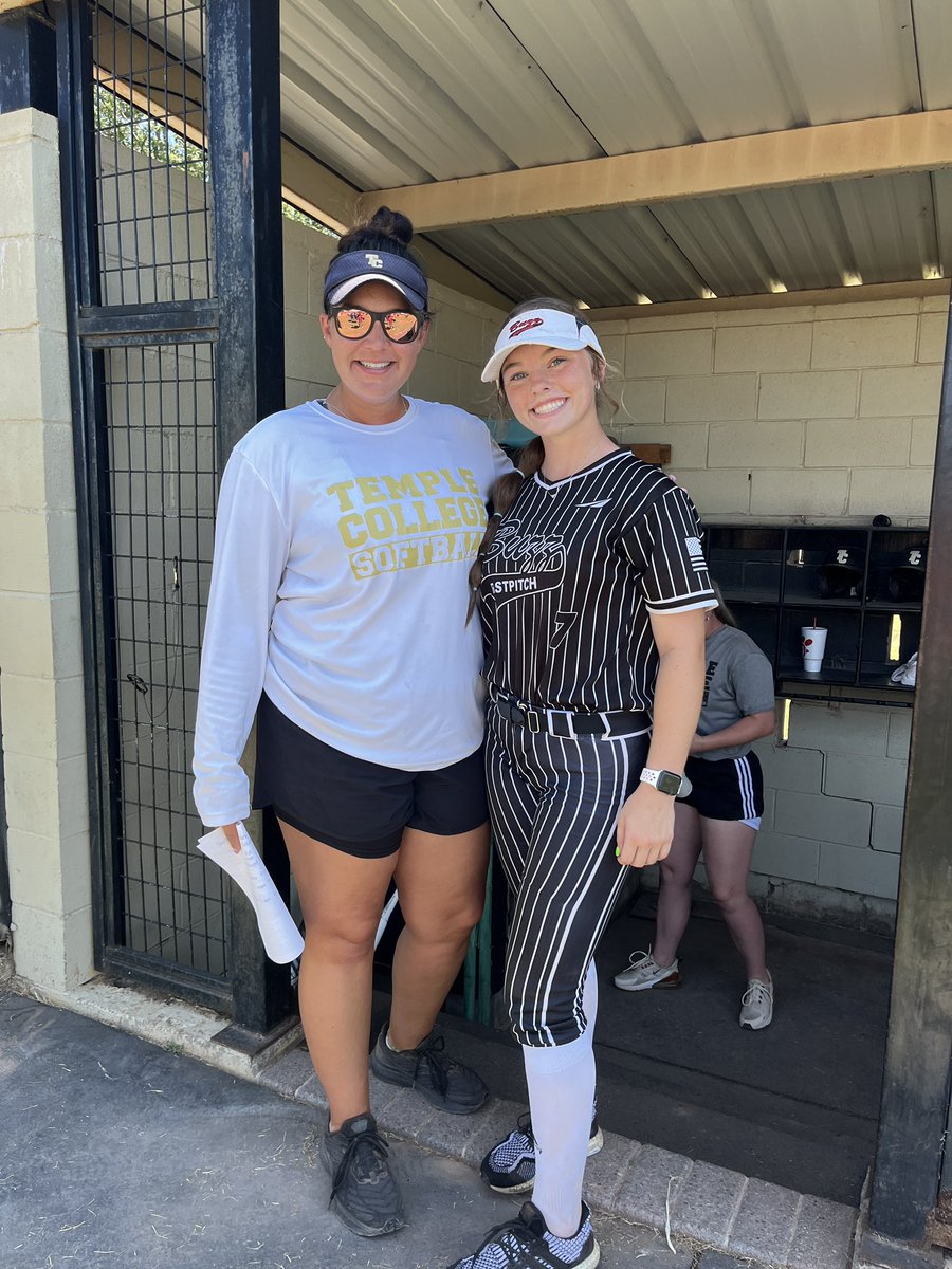 addytodd7's tweet photo. Had a great time at the Temple college camp today. @SoftballTemple https://t.co/MiIZC0e5AU