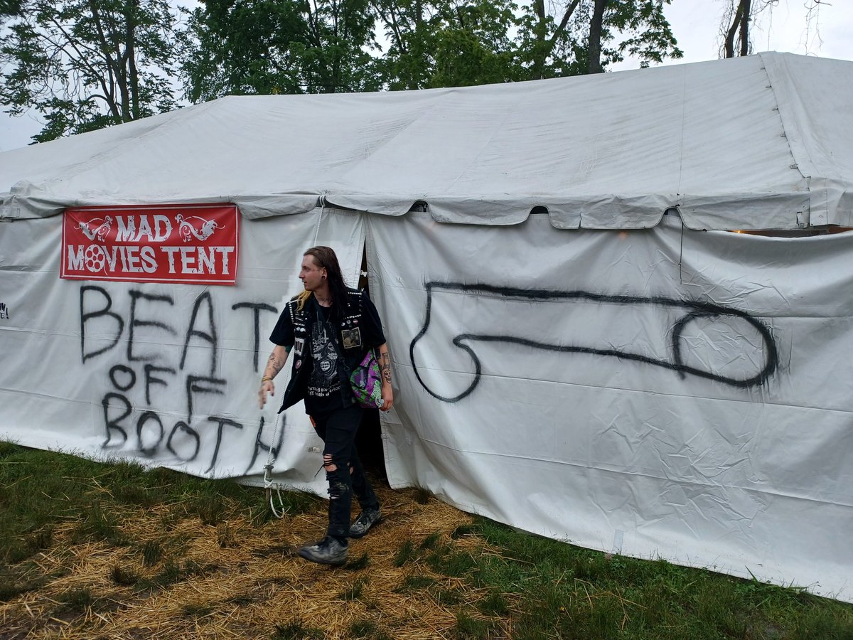 No man, nobody saw...