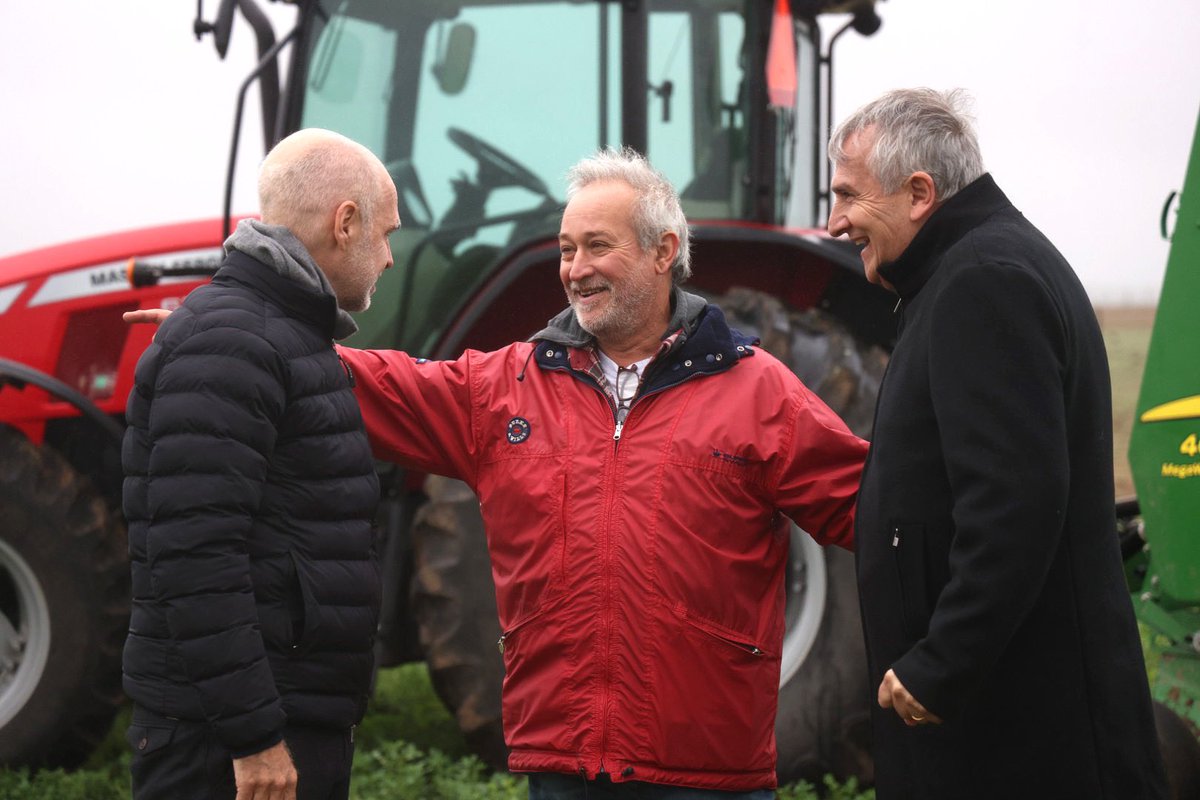 horaciorlarreta's tweet photo. Los trabajadores del campo son un ejemplo de esfuerzo y compromiso. Y también son un ejemplo de mirar al futuro, porque se animan a innovar, a sumar tecnología y a ser cada día más eficientes. Hoy el agro es el sector productivo más importante del país, pero en estos años tuvieron muchos obstáculos. Esto no va más.