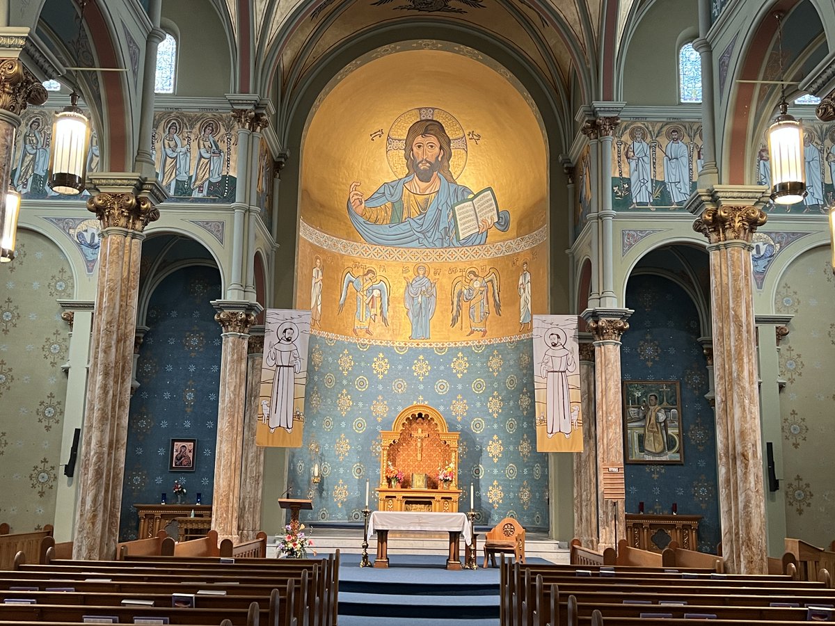 Quincy_U's tweet photo. St. Francis Solanus Chapel has a couple of new additions. Can you spot them?
Stop in for a visit; Mass is on Sundays at 6:00 p.m.
#quincyuniversity #stfrancis #masstime #quincyil #quincyillinois https://t.co/1o0RXXZHvU