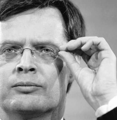 Arnout_Maat's tweet photo. Mona out. 

Dat betekent dat nog slechts één iemand de natie kan redden. 

Het is tijd. https://t.co/Zq2lUdQeht