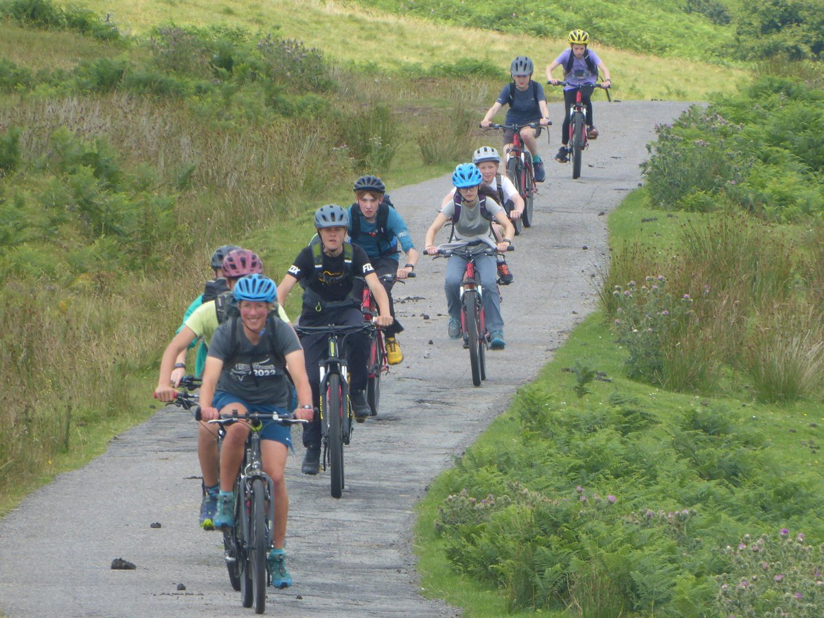 Tour de Eigg peloton in full flow! #NiddVentureAdventure