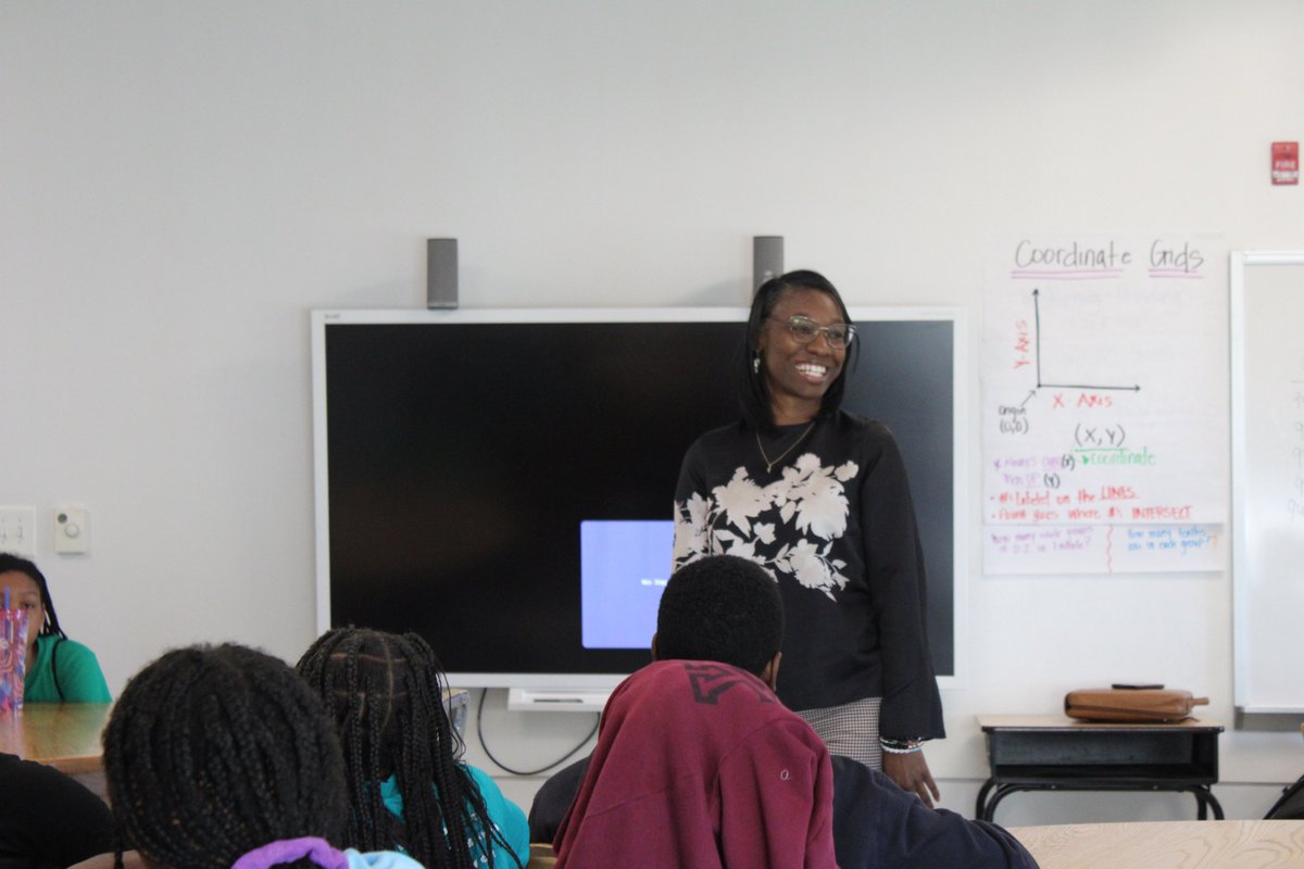 Horizons at EA welcomed Rachael Hanible, an author and personal finance coach, to spend the day with our students for Financial Literacy classes! We learned about banking, credit management, entrepreneurship, investing strategies, budgeting techniques, and the art of saving.