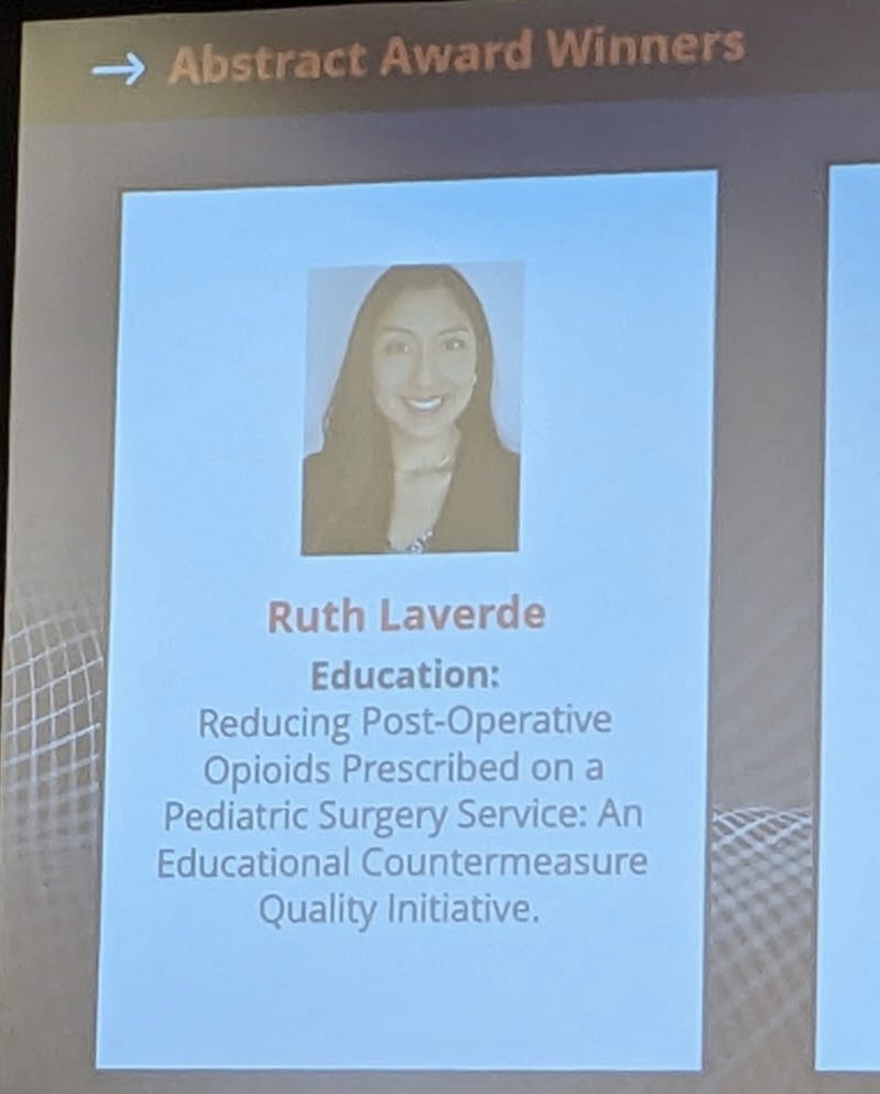 Congrats to <a href="/RSLaverde/">Ruth Laverde</a> on her award for her abstract at #ACSQSC23 ! Strong start for the intern! <a href="/AmCollSurgeons/">American College of Surgeons</a>