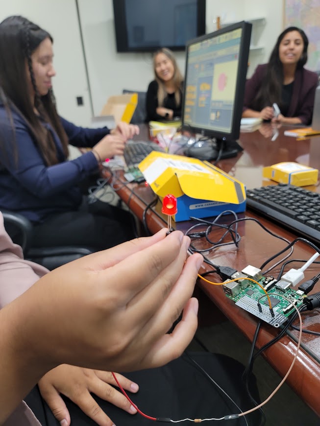 doctorstem's tweet image. Such an honor to host student interns from @GirlsIncOC @ocdestem to explore #PhysicalComputing with the @Raspberry_Pi #CSforALL #STEMforALL #BetterTogether