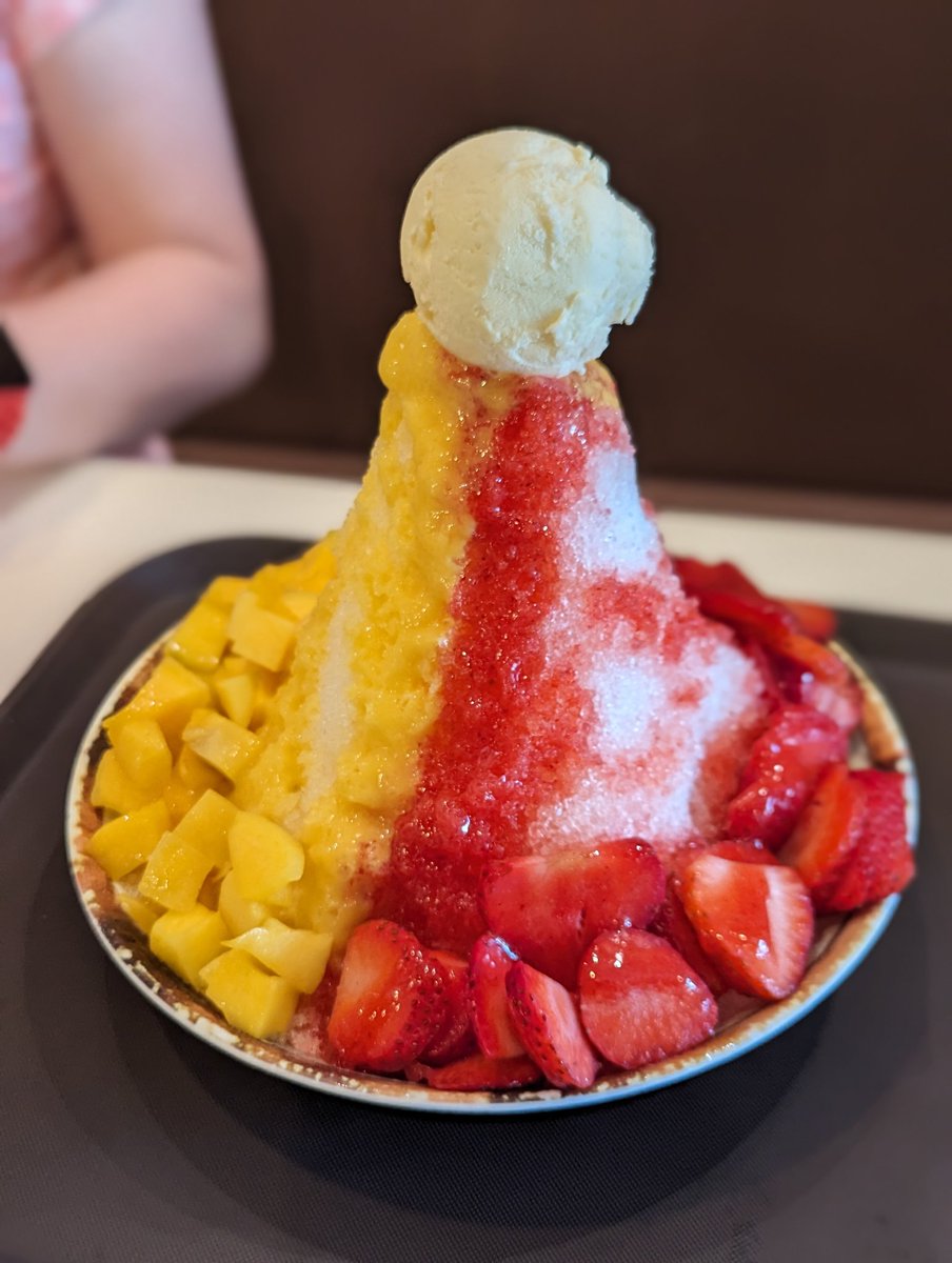 ChusLiteracy's tweet photo. Only way to beat the ATL heat! 🍓🥭🍧 (Not pictured, a large bubble tea 🧋 split between the two littles.) 😅 https://t.co/NbVSCKbyRl