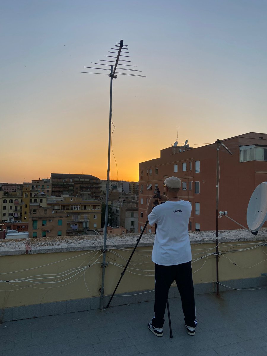 En mi elemento &amp; rooftop favorito en Torpignattarahood! @hiphopcinefest_org @wildupcrew @tlacuilos_documental 📷 @dimaidamaria #roma #torpignattara #gafetotv #hiphopcinefest #tlacuilos #timelapse