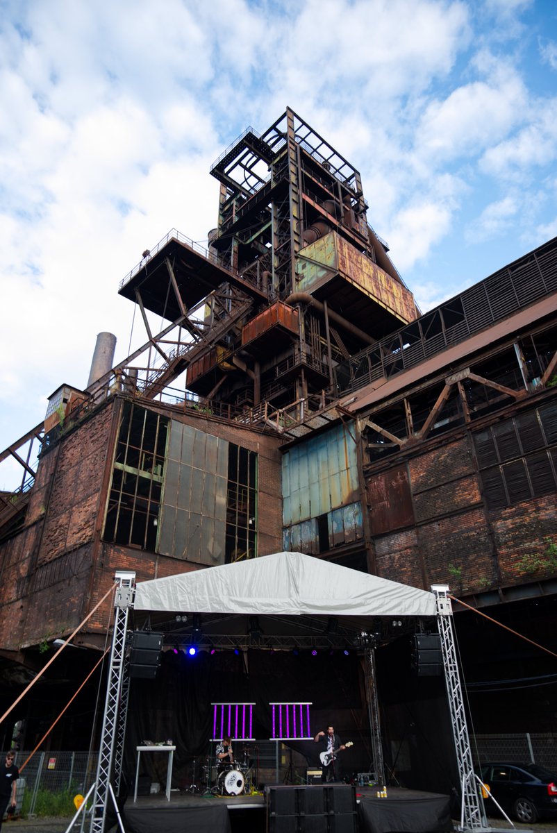 Goofy Cow tweet media