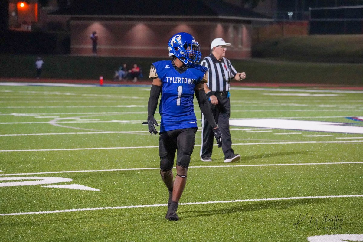 Almost that time and ian holding nun back⭐️1️⃣ #keepsleeping 🤣