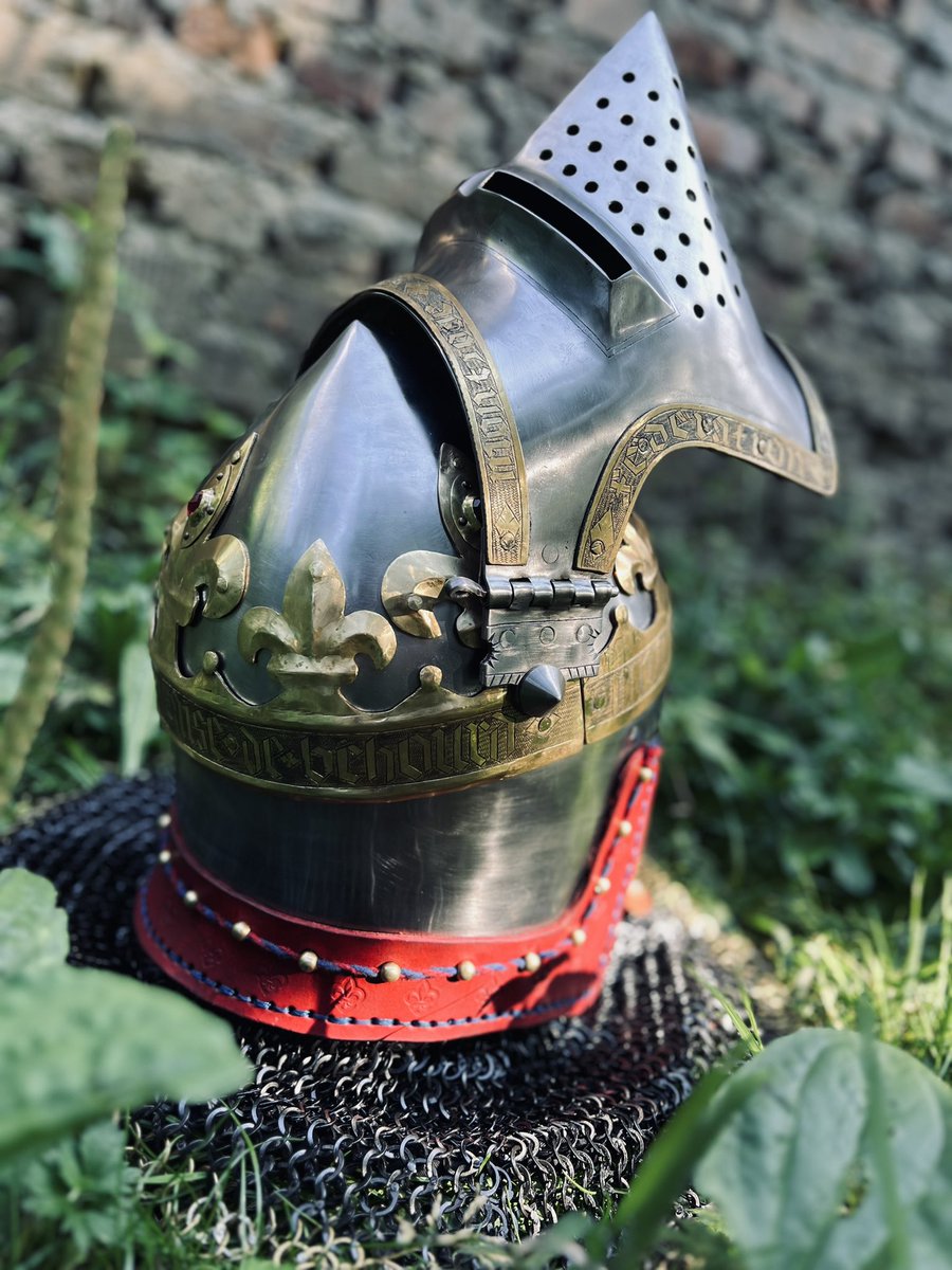 master_uley's tweet photo. #medieval #medievale #médiéval #french #help #masteruley #staytogether #buhurt #frenchbuhurt #armor #history #armor #knight #medievalarmor #blacksmith #medievalfrance #buhurtme #buhurtislife #friends https://t.co/vgHOr0nKh5