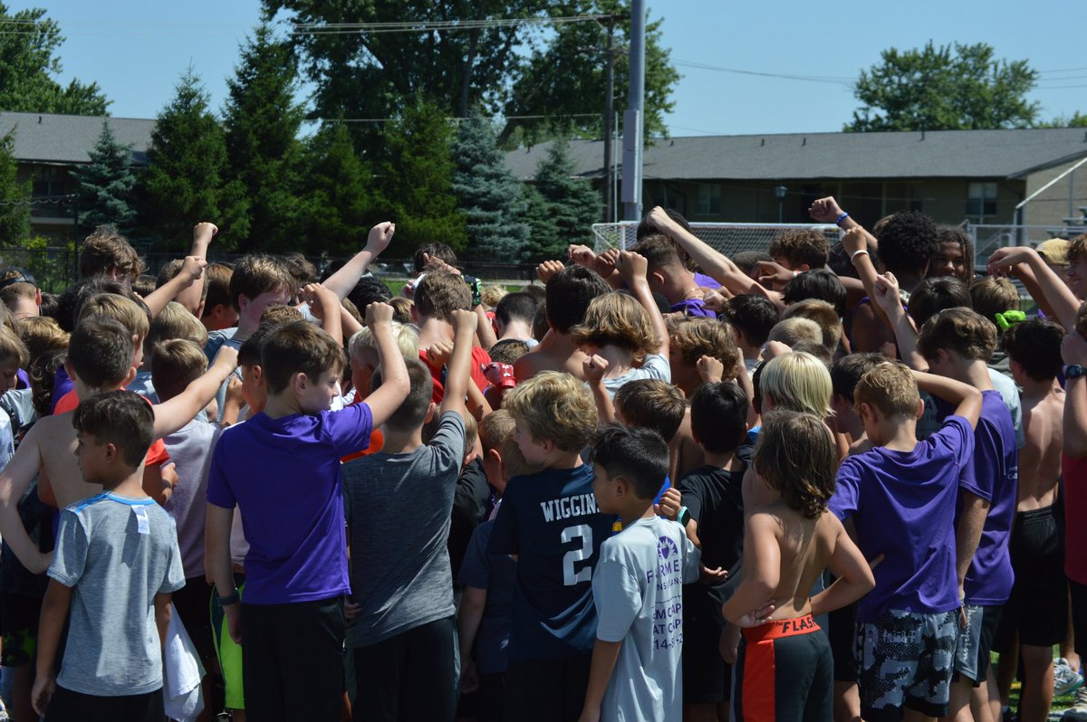 FootballSFD's tweet photo. Thank you to the incredible 125 campers who joined us at Youth Camp this week! Your enthusiasm and love for the game is truly inspiring. We hope you had a blast and look forward to seeing you all again next year! #FutureStallions #StallionPride https://t.co/VBYPZ959au