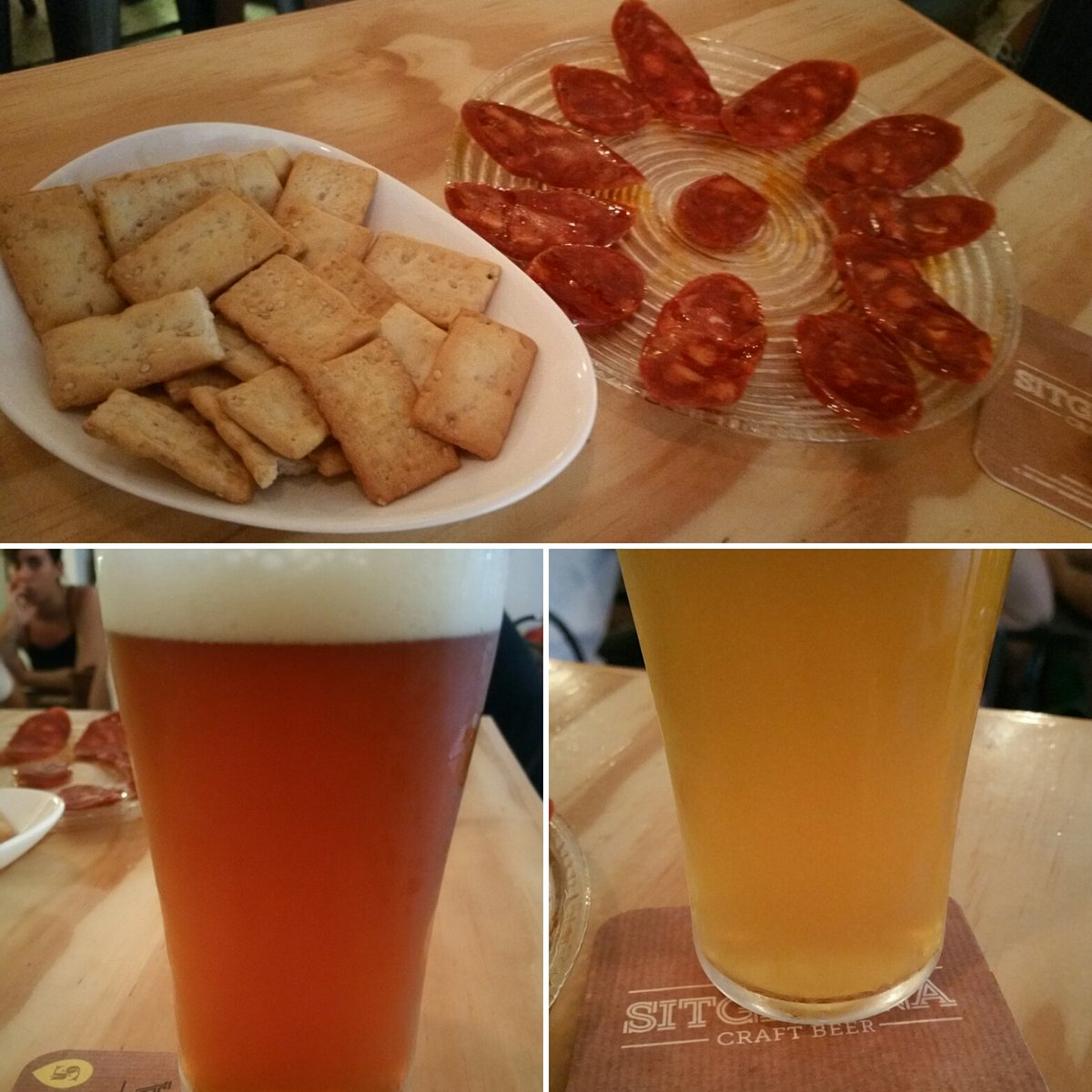 Bona birra i tapetes a @lasitgetanacraftbeer 
#drinkporn #craftbeer #gastroxusma