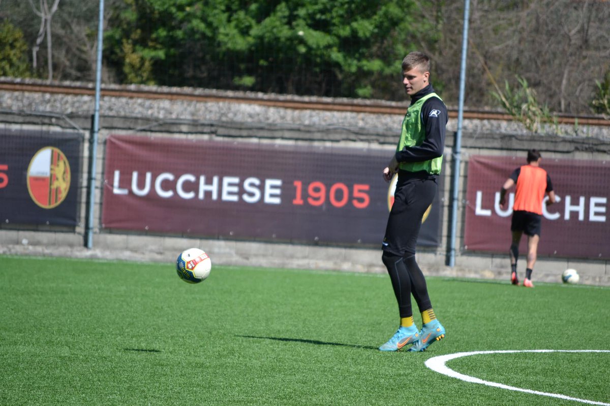 CalcioTime_it's tweet photo. Le ultime sul #calciomercato dell' #ACR Messina: dai prestiti ai possibili nuovi acquisti.

https://t.co/NRHt9p979L https://t.co/TXkUCQmc5x