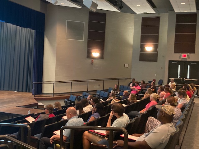 👋Welcome to the City (and District) of Friendly Folk! New teacher orientation was a huge success. We're excited for new beginnings in 2023-2024.