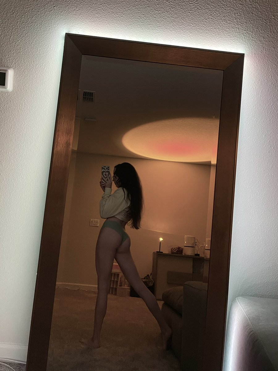 lushcatlyn's tweet image. wanna play a game? 🫶🏼

like = 🍑 pic
reply = 🍒 pic
rt = 🐱 pic