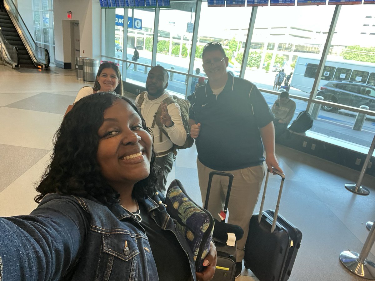 MGalloway302's tweet photo. Excited to laugh and learn with friends. #NASSP #Ignite23 https://t.co/WbHglix6Lu