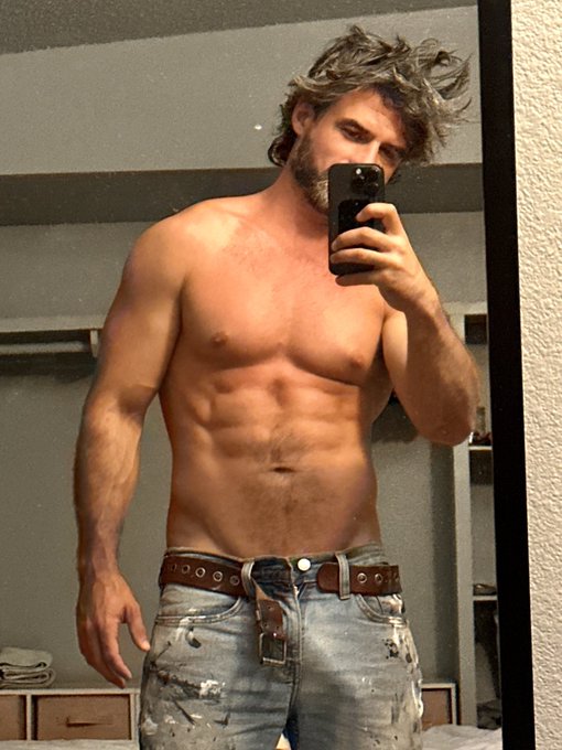 🍆 https://t.co/ZqJlr1Qddx