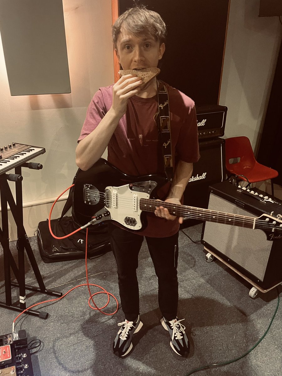 thekaves_'s tweet photo. Over 1k streams on Spotify for Soul which we released at the weekend. 
Thanks for the love so far, keep on streaming and sharing far and wide ❤️

The work doesn’t stop for us tho back in cookin up some more ideas tonight 💥🥪 https://t.co/dTv1xPgjCG