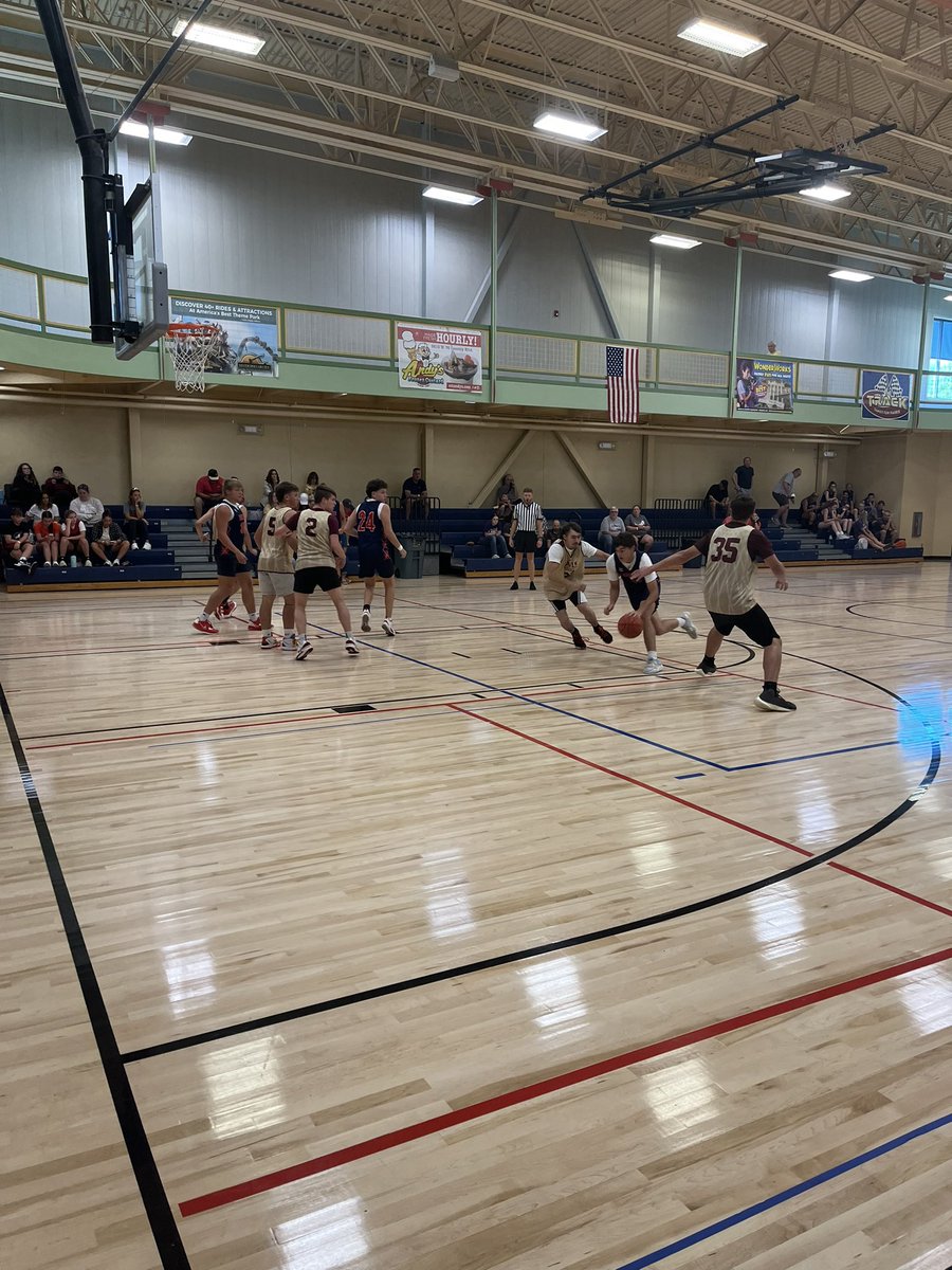 TLSshootouts's tweet photo. #TriLakesShootout Summer basketball continues to heat up in Branson! 🏀 https://t.co/9MEDPD8qlV